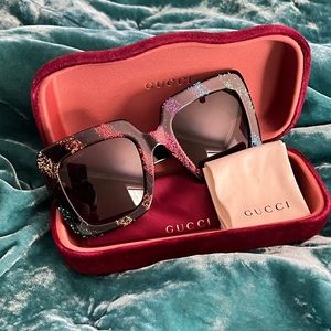 GUCCI glitter stripe oversized sunglasses